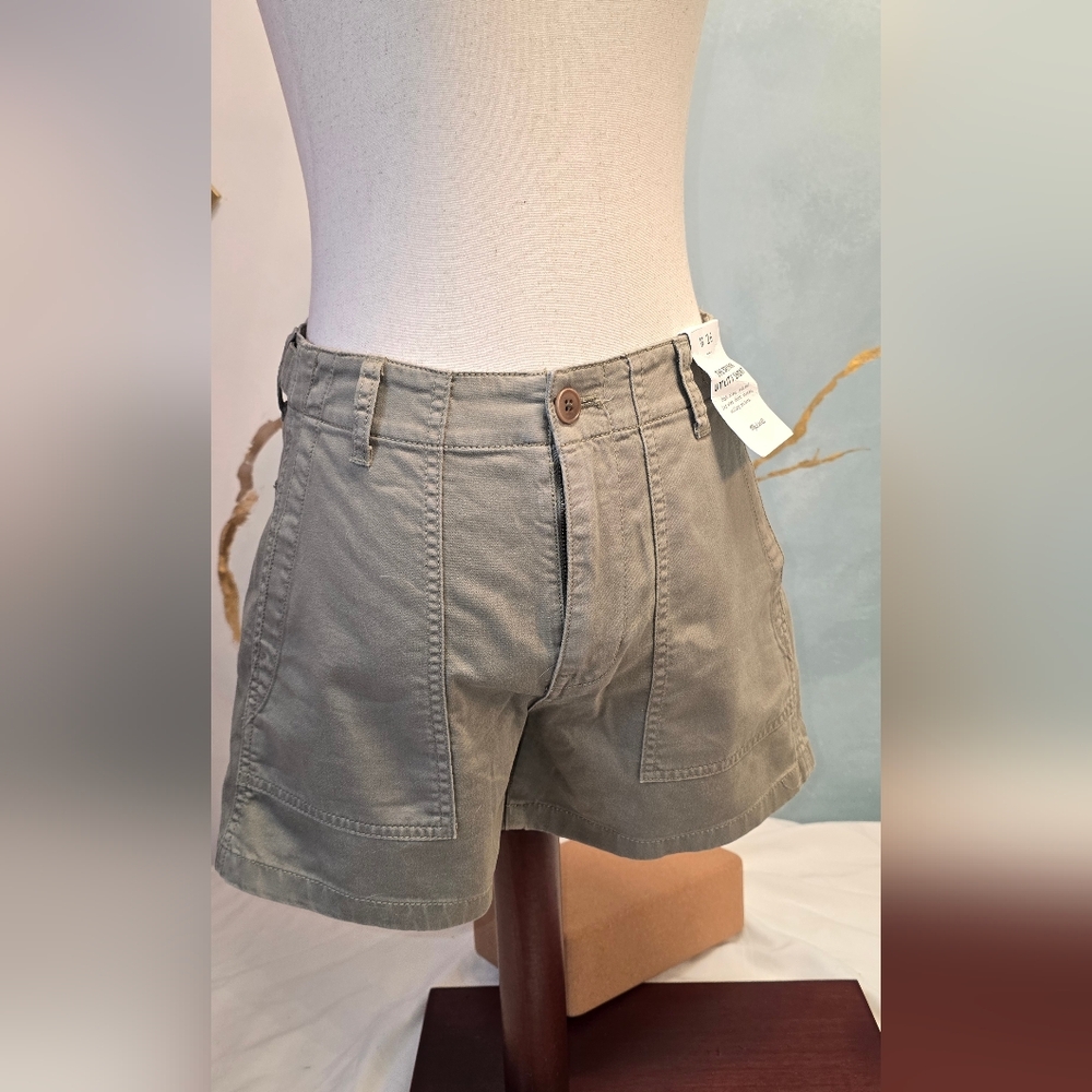 NWT Madewell Brynn Olive Utility Chino Khaki Shorts with Front Pockets 26